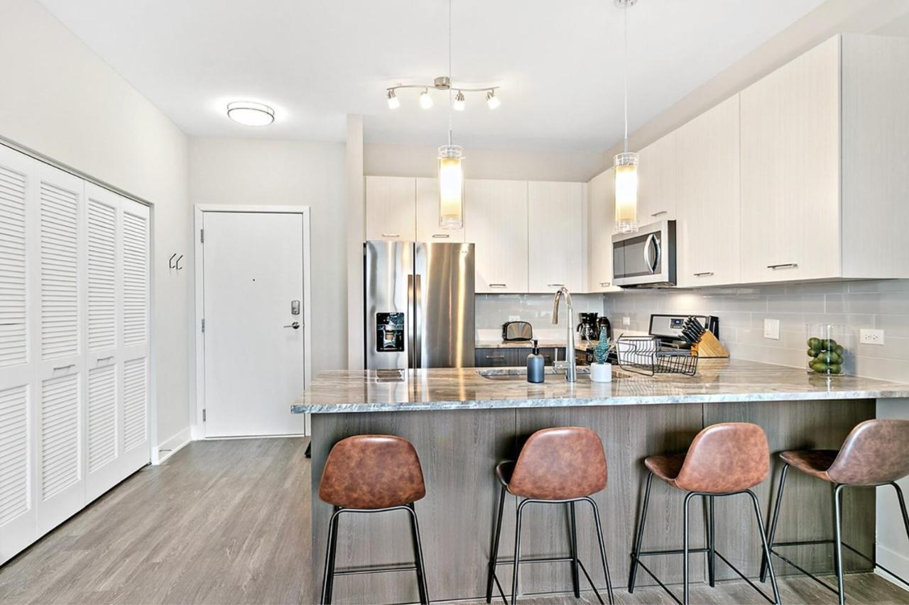 Bright & Comfortable Oakbrook 2Br Apt Free Parking - Ob 1 Apartment Oakbrook Terrace Exterior photo