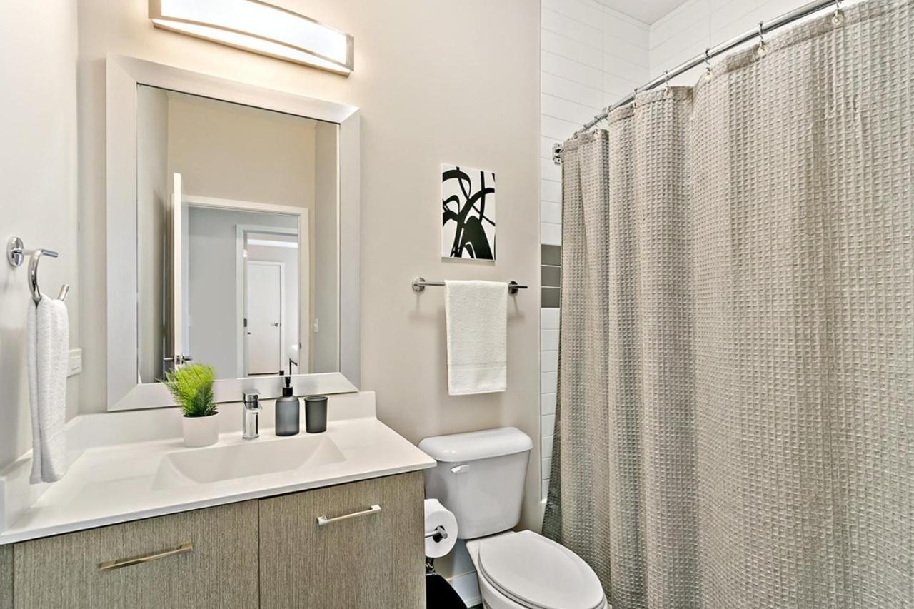 Bright & Comfortable Oakbrook 2Br Apt Free Parking - Ob 1 Apartment Oakbrook Terrace Exterior photo